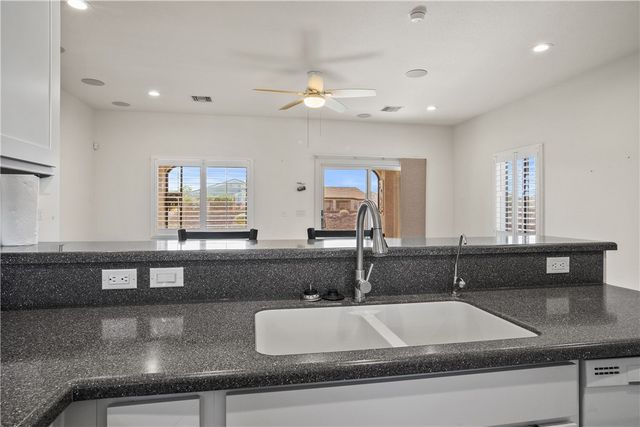 2648 Slide Mountain Loop, Bullhead City, AZ 86442