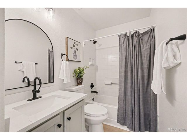 864 Mockingbird Ln, Brighton, CO 80601