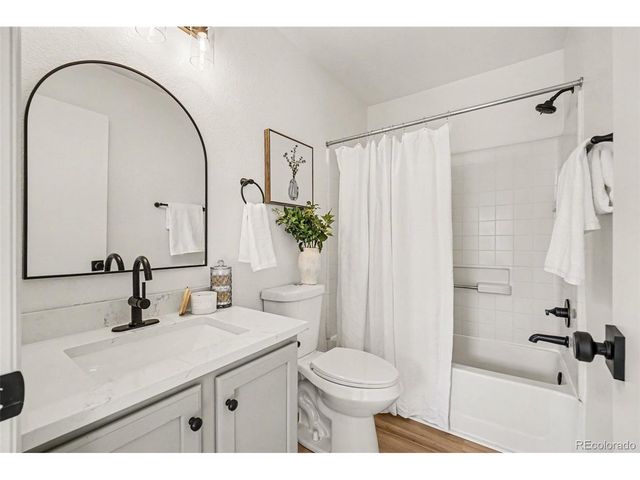 864 Mockingbird Ln, Brighton, CO 80601