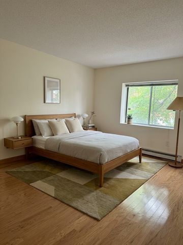 2 Larose Place 8, Boston, MA 02135