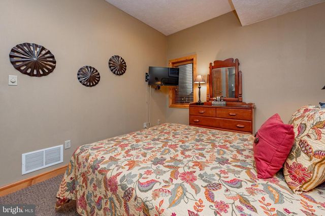 237 GLENDALE RD, Oakland, MD 21550