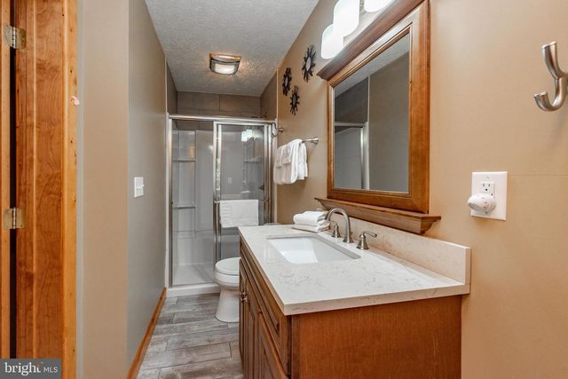 237 GLENDALE RD, Oakland, MD 21550