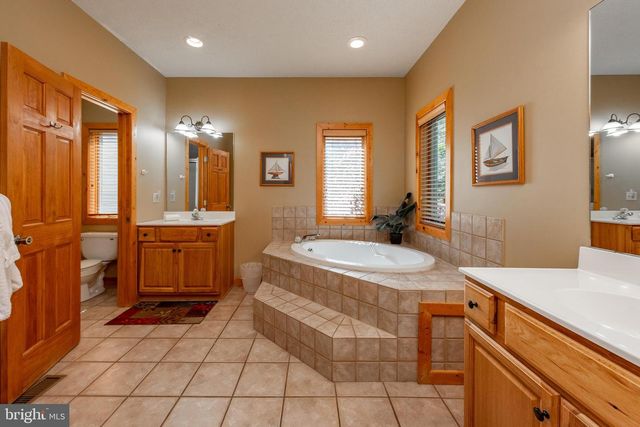 237 GLENDALE RD, Oakland, MD 21550