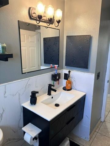 2518 NW 15, Fort Lauderdale, FL 33311