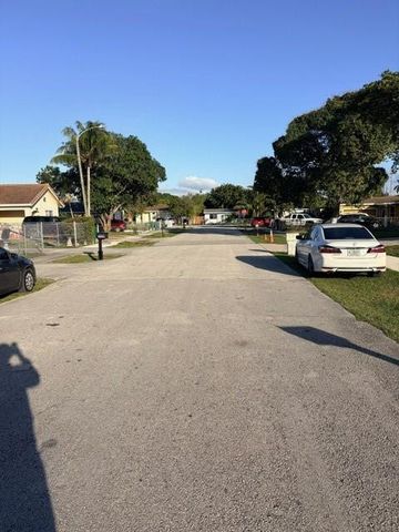 2518 NW 15, Fort Lauderdale, FL 33311