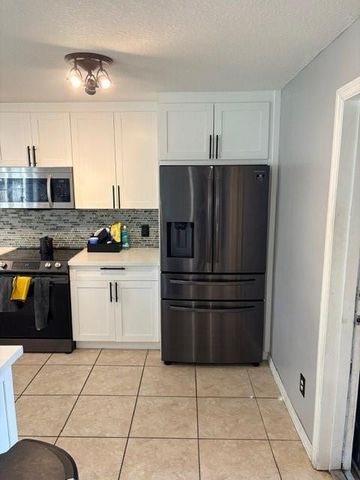 2518 NW 15, Fort Lauderdale, FL 33311