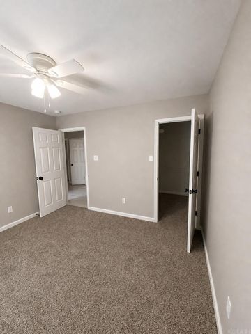 1033 Gina Circle Unit A-B, Jacksonville, AR 72076