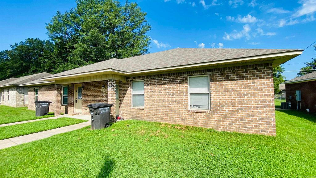1033 Gina Circle Unit A-B, Jacksonville, AR 72076