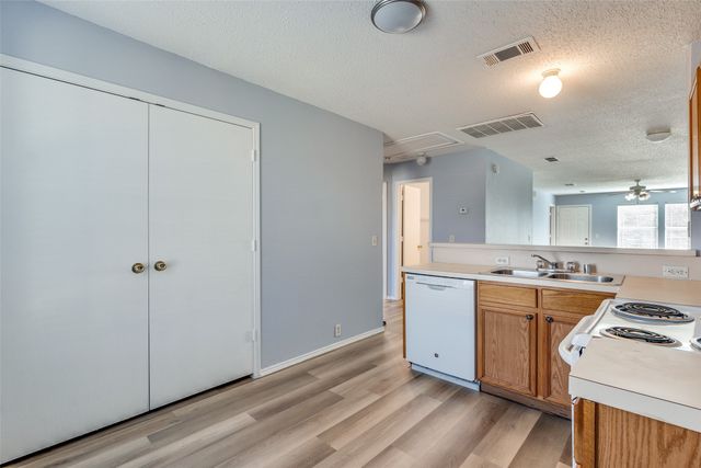 1338 Hardned Lane, Dallas, TX 75217