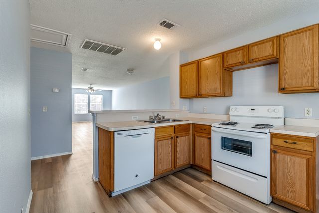 1338 Hardned Lane, Dallas, TX 75217