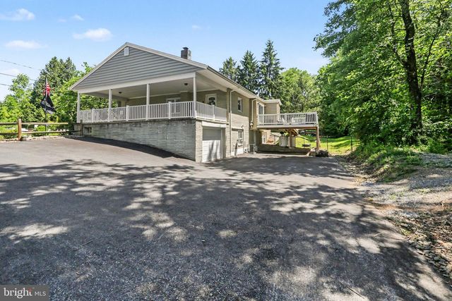 331 LAKEWOOD DR, Harrisburg, PA 17112