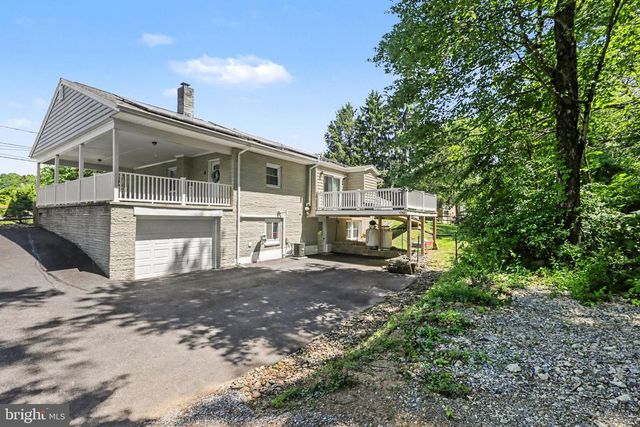 331 LAKEWOOD DR, Harrisburg, PA 17112