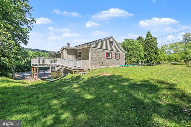 331 LAKEWOOD DR, Harrisburg, PA 17112