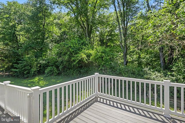 331 LAKEWOOD DR, Harrisburg, PA 17112