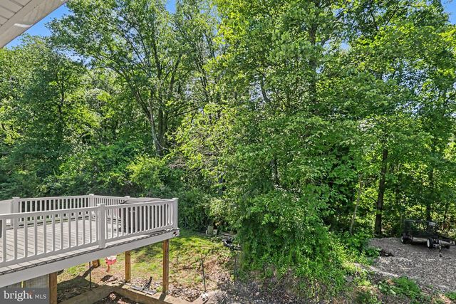 331 LAKEWOOD DR, Harrisburg, PA 17112