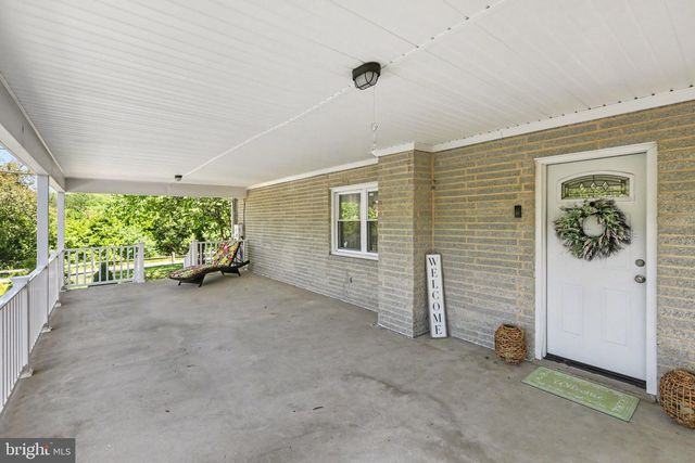 331 LAKEWOOD DR, Harrisburg, PA 17112