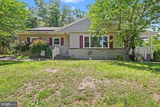 331 LAKEWOOD DR, Harrisburg, PA 17112