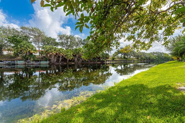1035 Island Manor Drive, Greenacres, FL 33413