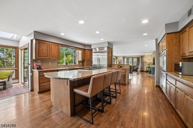 11 Hawthorne Ct, Morris Twp., NJ 07960