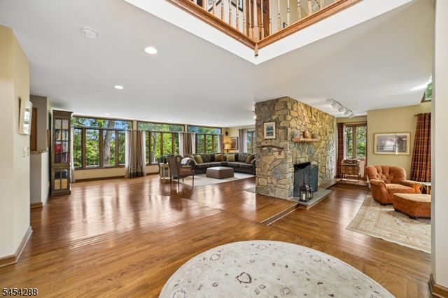 11 Hawthorne Ct, Morris Twp., NJ 07960