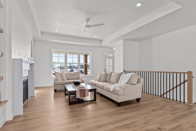 N8881 KILLARNEY WAY, Menasha, WI 54952