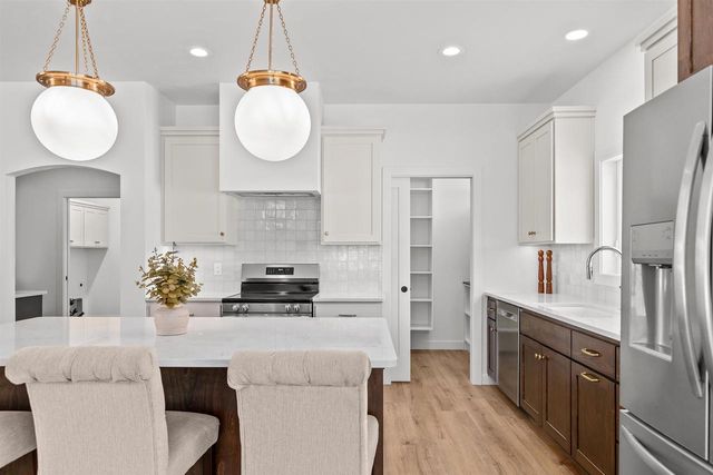 N8881 KILLARNEY WAY, Menasha, WI 54952