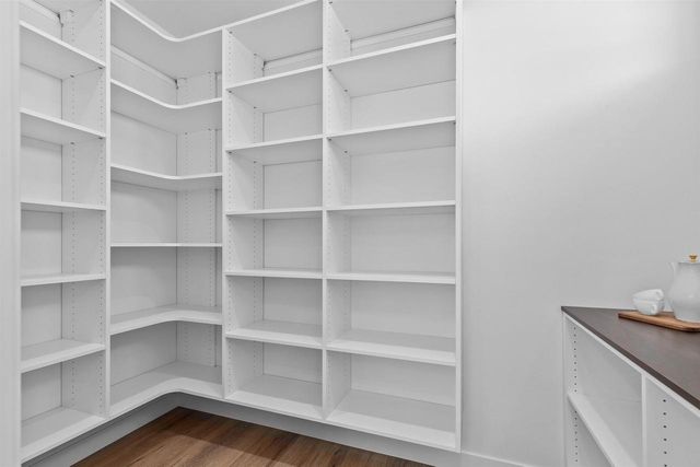 N8881 KILLARNEY WAY, Menasha, WI 54952