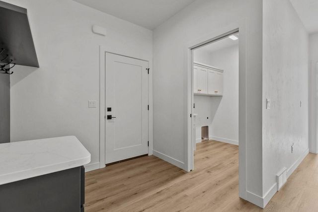 N8881 KILLARNEY WAY, Menasha, WI 54952