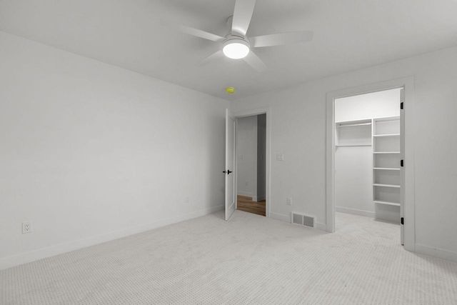 N8881 KILLARNEY WAY, Menasha, WI 54952