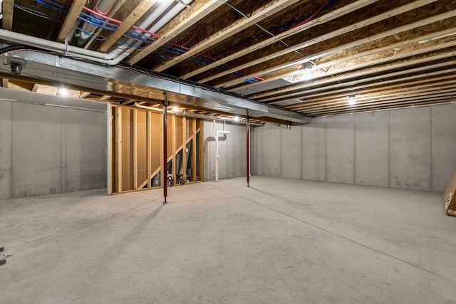 N8881 KILLARNEY WAY, Menasha, WI 54952