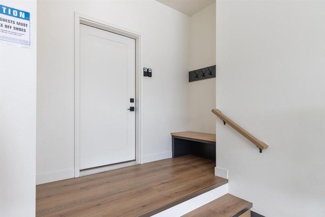 N8881 KILLARNEY WAY, Menasha, WI 54952