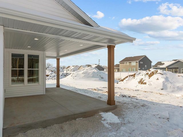 N8881 KILLARNEY WAY, Menasha, WI 54952