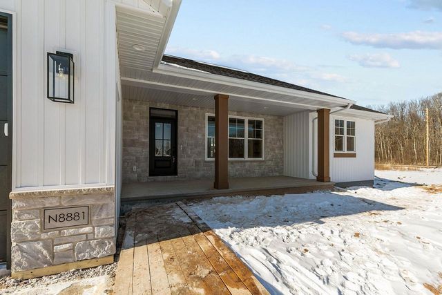 N8881 KILLARNEY WAY, Menasha, WI 54952