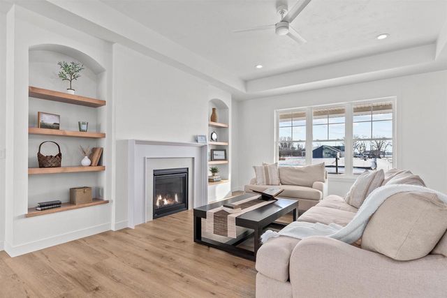 N8881 KILLARNEY WAY, Menasha, WI 54952