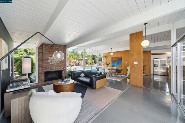1279 Lancashire Dr, Concord, CA 94518