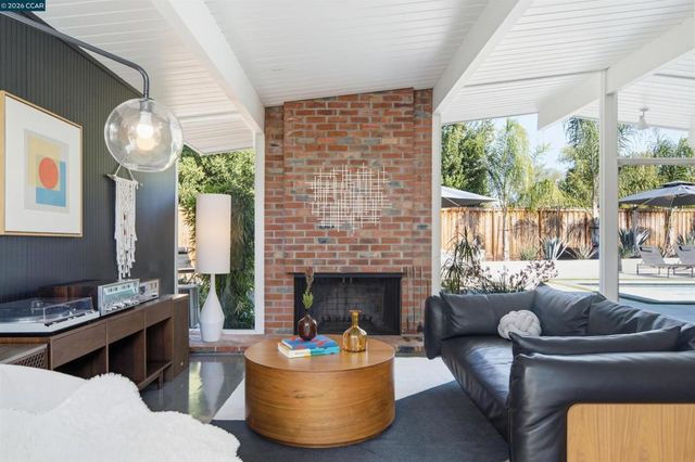 1279 Lancashire Dr, Concord, CA 94518