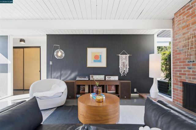 1279 Lancashire Dr, Concord, CA 94518