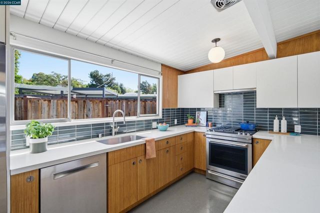 1279 Lancashire Dr, Concord, CA 94518