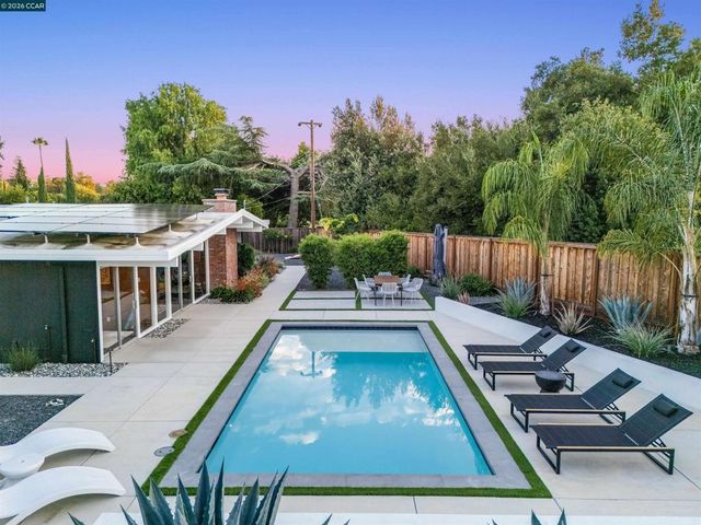 1279 Lancashire Dr, Concord, CA 94518