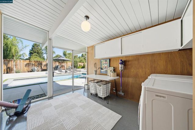 1279 Lancashire Dr, Concord, CA 94518