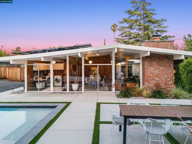 1279 Lancashire Dr, Concord, CA 94518