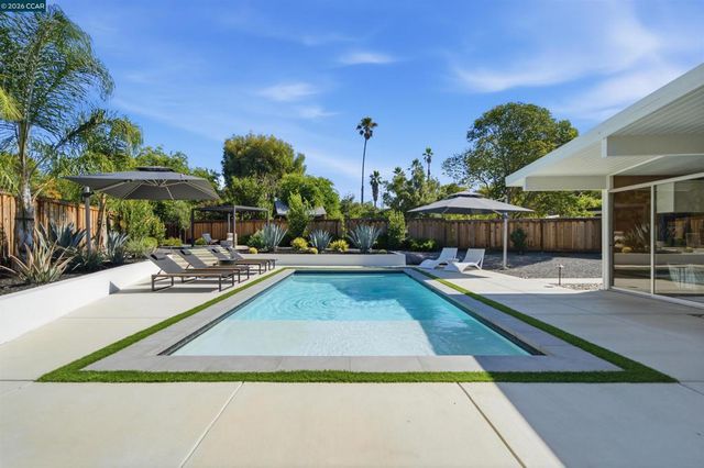 1279 Lancashire Dr, Concord, CA 94518