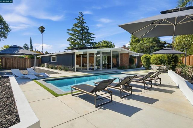 1279 Lancashire Dr, Concord, CA 94518