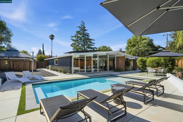 1279 Lancashire Dr, Concord, CA 94518