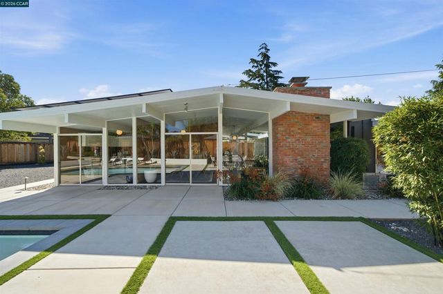 1279 Lancashire Dr, Concord, CA 94518