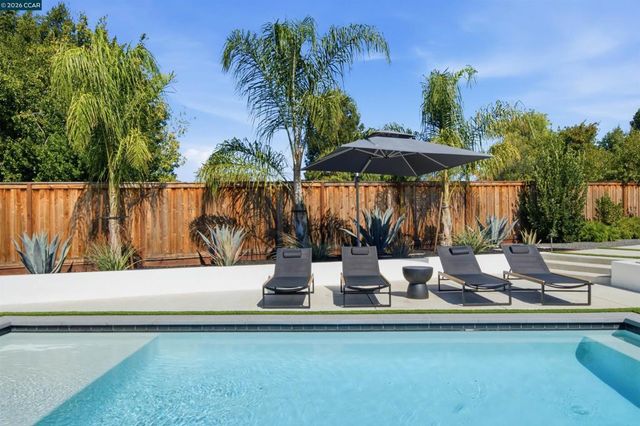1279 Lancashire Dr, Concord, CA 94518