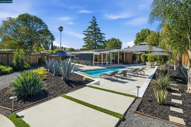 1279 Lancashire Dr, Concord, CA 94518