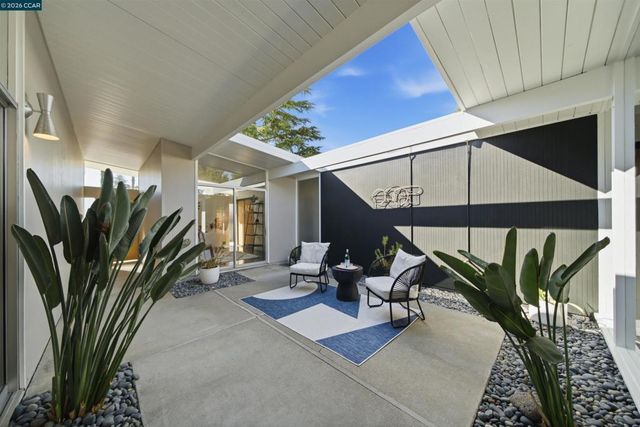 1279 Lancashire Dr, Concord, CA 94518