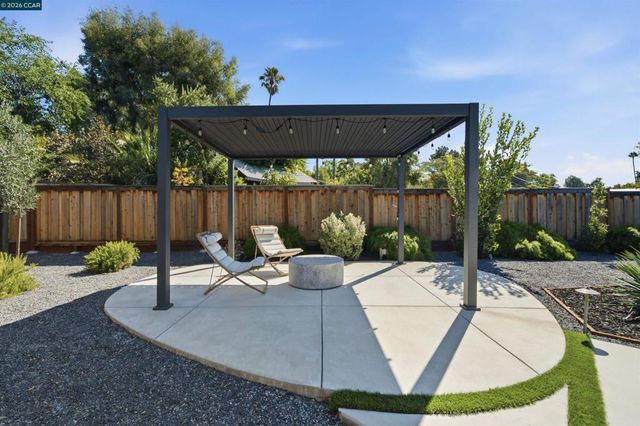 1279 Lancashire Dr, Concord, CA 94518