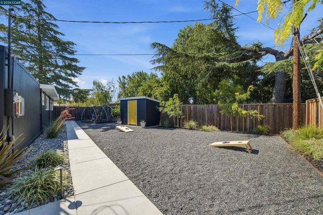 1279 Lancashire Dr, Concord, CA 94518